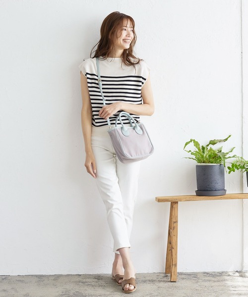 KOBE LETTUCE（コウベレタス）の「キャンバス×フェイクレザースクエアミニトートバッグ　ショルダーストラップ付き（トートバッグ・レディース・オリーブ/ホワイト×ブラック/グレー/ホワイト系その他・FREE）」の16枚目の写真