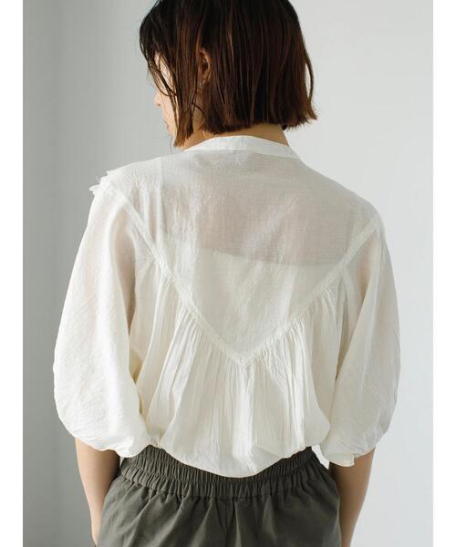 koe（コエ）の「ピンタックレースボリュームチュニック＊（シャツ/ブラウス・レディース・ブルー/オフホワイト/ベージュ・FREE）」の11枚目の写真