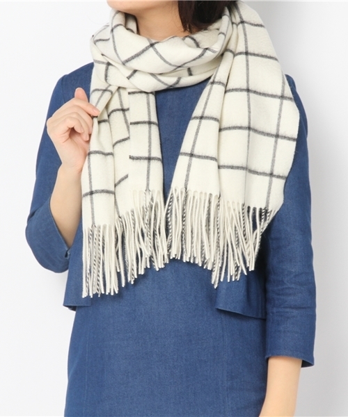 SHIPS for women(シップスフォーウィメン)の「★★カシミヤ チェックストール(ストール/ショール・レディース・ワイン/オリーブ/ブルー/ホワイト/ブラック/レッド・ONE SIZE)」の7枚目の写真