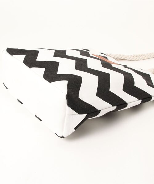 Anuenue（アヌエヌエ）の「ロープ紐マリンテイストトートバッグ（トートバッグ・レディース・ブラック/レッド/ブルー・FREE）」の7枚目の写真