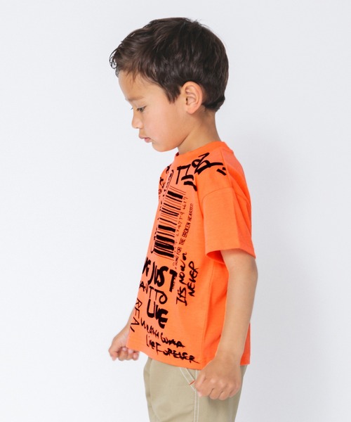 RADCHAP（ラッドチャップ）の「【RADCHAPプチプラ】落書きプリント蛍光カラーTシャツ（Tシャツ/カットソー・キッズ・ライム/オレンジ・130cm/90cm/150cm/100cm/110cm/120cm/140cm）」の3枚目の写真
