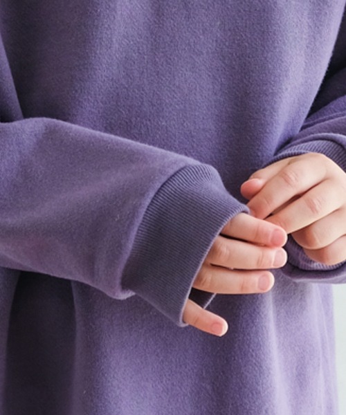 pairmanon（ペアマノン）の「【毛玉知らずのOriginalフェイスコットン100】 裏起毛ロゴプリント長袖スウェットチュニック（スウェット・キッズ・モカ/アイボリー/ライトグレー/グレイッシュベージュ/ミント/チャコール/ブラック・90/110/150/120/100/140/130）」の21枚目の写真