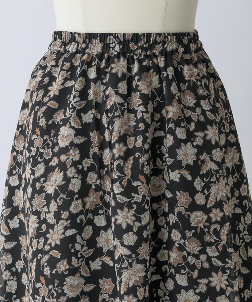 Rewde（ルゥデ）の「【TV着用】フラワープリントスカート（1R10-06221）（スカート・レディース・ブラック/ベージュ・S/M/L）」の7枚目の写真