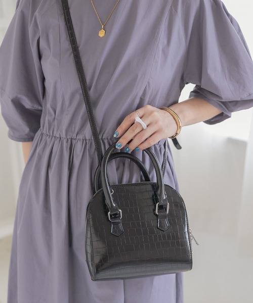 ITEMS URBANRESEARCH(アイテムズ アーバンリサーチ)の「クロコラウンドボストンバッグ(ボストンバッグ・レディース・ピンク/ブラック/ブラウン・-)」の2枚目の写真