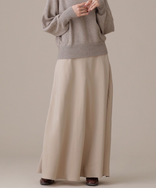 NANO universe(ナノユニバース)の「【WEB限定】バイアスナロースカート(スカート・レディース・キャメル/ネイビー/ライトベージュ・マルチサイズ)」の2枚目の写真