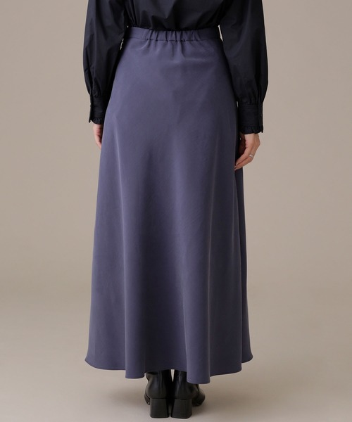 NANO universe(ナノユニバース)の「【WEB限定】バイアスナロースカート(スカート・レディース・キャメル/ネイビー/ライトベージュ・マルチサイズ)」の6枚目の写真