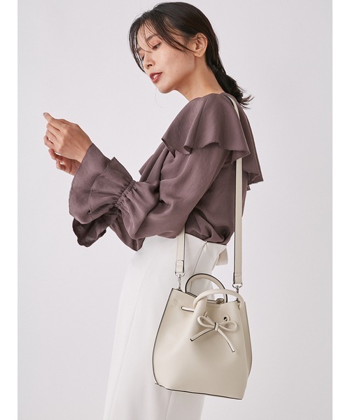 FRAY I.D(フレイアイディー)の「リボンバッグ(ショルダーバッグ・レディース・ホワイト/グレー/キャメル・FREE)」の2枚目の写真