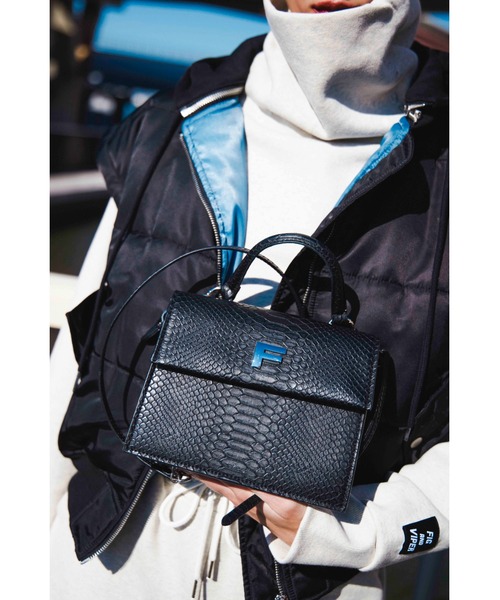 FIG&VIPER(フィグアンドバイパー)の「型押しクロコ2WAYBAG(ショルダーバッグ・レディース・カーキ/ベージュ/ブラック・FREE)」の4枚目の写真