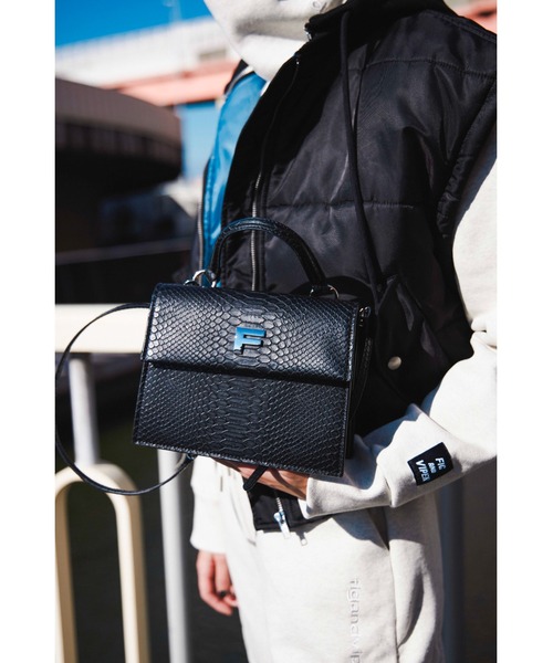 FIG&VIPER(フィグアンドバイパー)の「型押しクロコ2WAYBAG(ショルダーバッグ・レディース・カーキ/ベージュ/ブラック・FREE)」の9枚目の写真