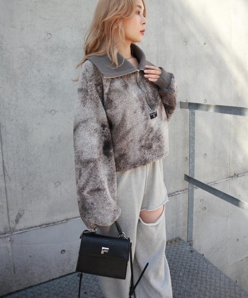 FIG&VIPER(フィグアンドバイパー)の「型押しクロコ2WAYBAG(ショルダーバッグ・レディース・カーキ/ベージュ/ブラック・FREE)」の15枚目の写真