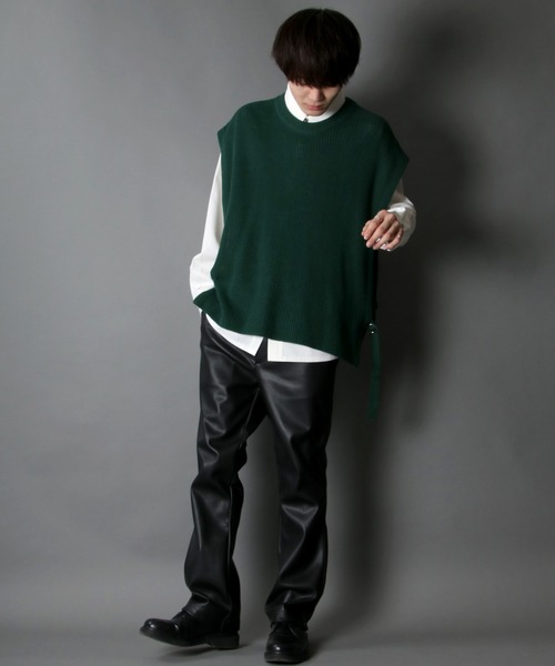 SITRY(シトリー)の「synthetic leather tailored flared pants/フェイクレザー テーラード ブーツカット フレアパンツ(スラックス・メンズ・ブラック/アイボリー・M/L)」の18枚目の写真