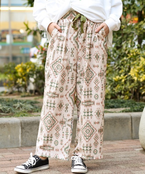 チチカカ(チチカカ)の「ラグプリントパンツ(その他パンツ・レディース・アイボリー/ベージュ/ブラック・FREE)」の3枚目の写真