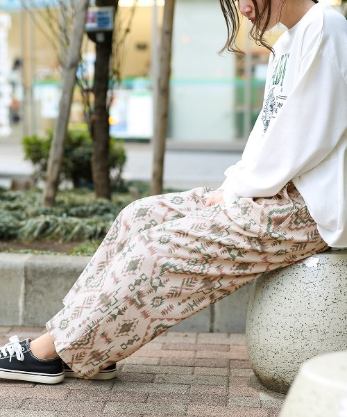 チチカカ(チチカカ)の「ラグプリントパンツ(その他パンツ・レディース・アイボリー/ベージュ/ブラック・FREE)」の7枚目の写真
