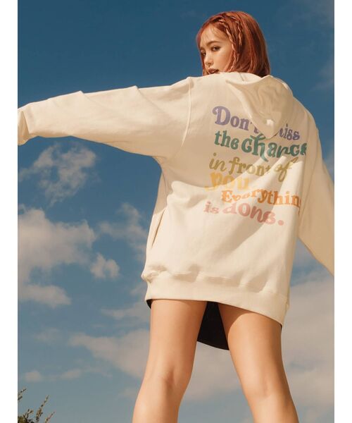 CALNAMUR（カルナムール）の「裏毛バックロゴフーディ（パーカー・レディース・ブラック/アイボリー・FREE）」の12枚目の写真