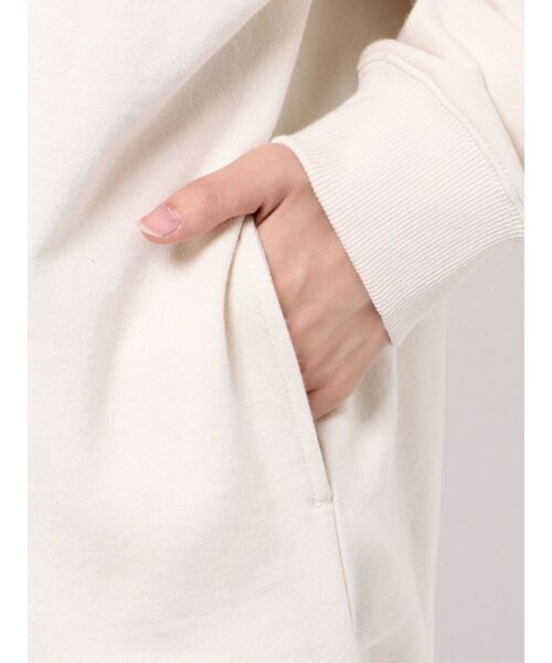 CALNAMUR（カルナムール）の「裏毛バックロゴフーディ（パーカー・レディース・ブラック/アイボリー・FREE）」の11枚目の写真