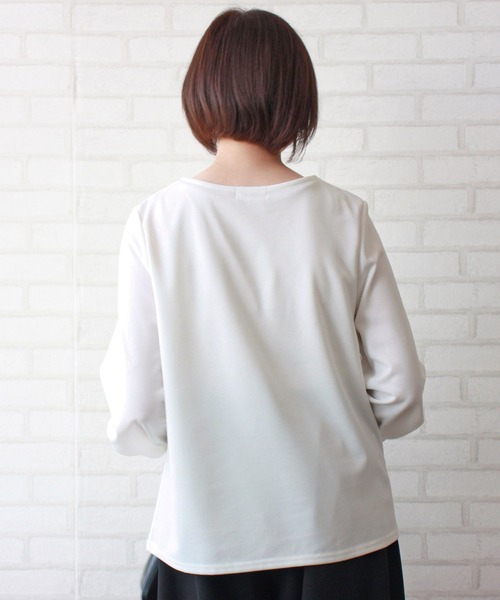 BELLUNA PLUS（ベルーナ）の「ＢＥＬＬＵＮＡ　ＦＯＲＭＡＬ　洗えるネックアクセ付ブラウス（シャツ/ブラウス・レディース・ブラック/オフホワイト・MEDIUM/LARGE/X-LARGE）」の6枚目の写真
