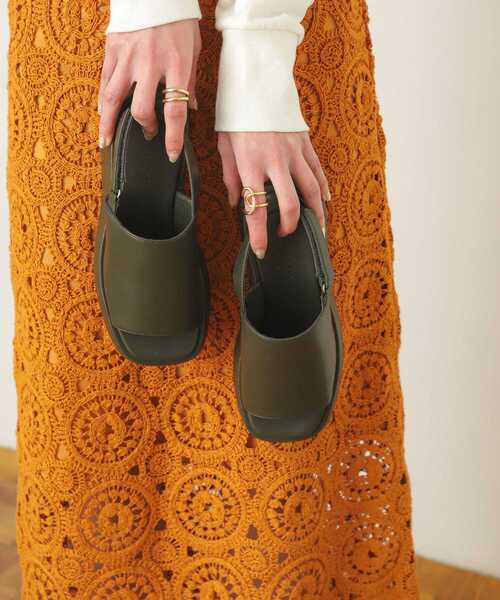 SENSE OF PLACE by URBAN RESEARCH（センスオブプレイスバイアーバンリサーチ）の「プラットカバーバックストラップサンダル（サンダル・レディース・ブラック/ブラウン/グリーン/アイボリー・SMALL/MEDIUM/LARGE）」の5枚目の写真