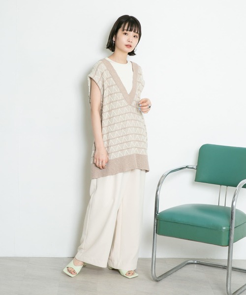 KBF（ケイビーエフ）の「ジャガードVネックベスト（ベスト・レディース・グリーン系その他/ベージュ系その他/ブラック系その他・ONE）」の7枚目の写真