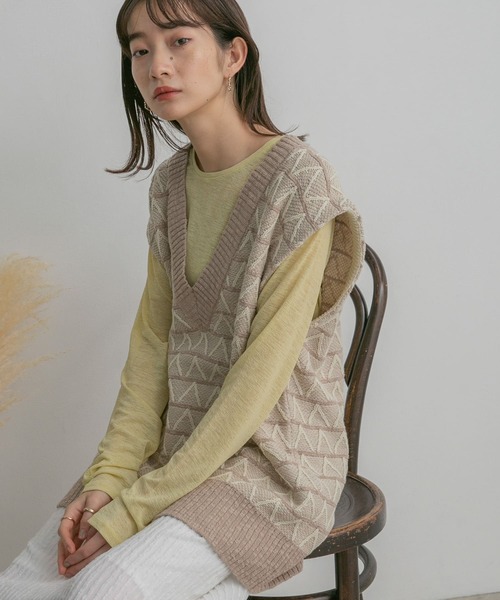 KBF（ケイビーエフ）の「ジャガードVネックベスト（ベスト・レディース・グリーン系その他/ベージュ系その他/ブラック系その他・ONE）」の10枚目の写真