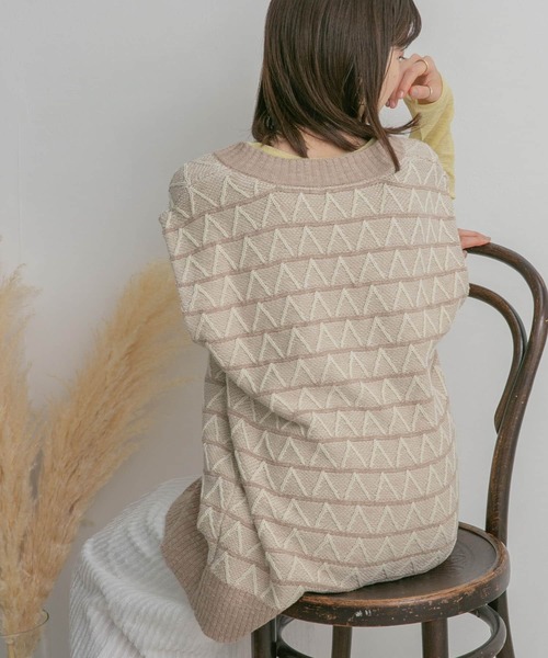 KBF（ケイビーエフ）の「ジャガードVネックベスト（ベスト・レディース・グリーン系その他/ベージュ系その他/ブラック系その他・ONE）」の12枚目の写真