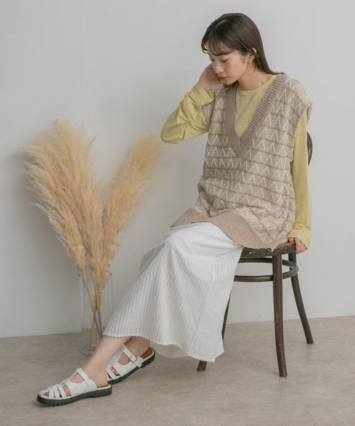 KBF（ケイビーエフ）の「ジャガードVネックベスト（ベスト・レディース・グリーン系その他/ベージュ系その他/ブラック系その他・ONE）」の13枚目の写真