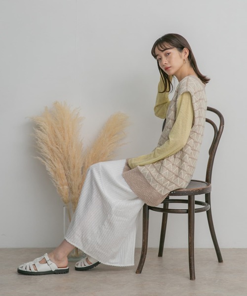 KBF（ケイビーエフ）の「ジャガードVネックベスト（ベスト・レディース・グリーン系その他/ベージュ系その他/ブラック系その他・ONE）」の15枚目の写真