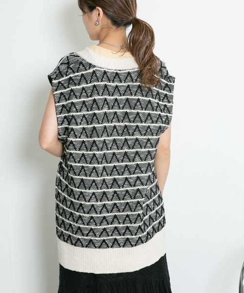 KBF（ケイビーエフ）の「ジャガードVネックベスト（ベスト・レディース・グリーン系その他/ベージュ系その他/ブラック系その他・ONE）」の17枚目の写真