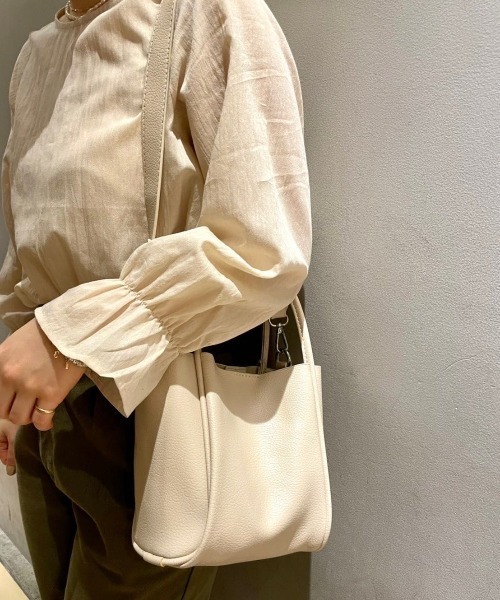 flower（フラワー）の「マルチウェイバッグ（ショルダーバッグ・レディース・アイボリー/ベージュ・FREE）」の13枚目の写真