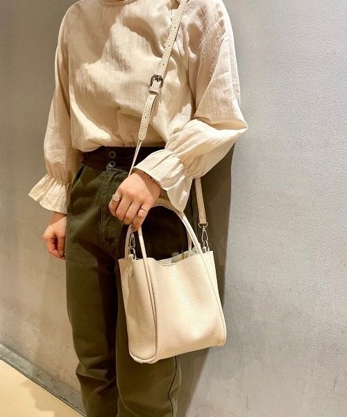 flower（フラワー）の「マルチウェイバッグ（ショルダーバッグ・レディース・アイボリー/ベージュ・FREE）」の14枚目の写真