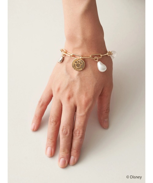 AMERICAN HOLIC（アメリカンホリック）の「チャーム付チェーンブレスレット/Mickey（ブレスレット・レディース・ゴールド・FREE）」の2枚目の写真