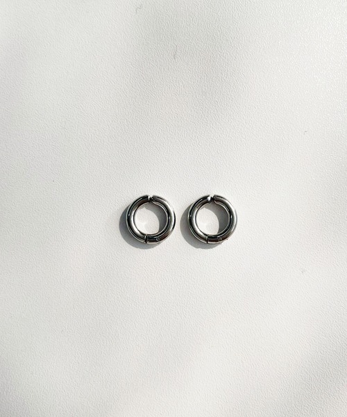 CEMONEMO(セモネモ)の「【金属アレルギー対応】 クリップ フープイヤリング / サージカルステンレス(イヤリング・レディース・シルバー/ゴールド・S/L)」の4枚目の写真