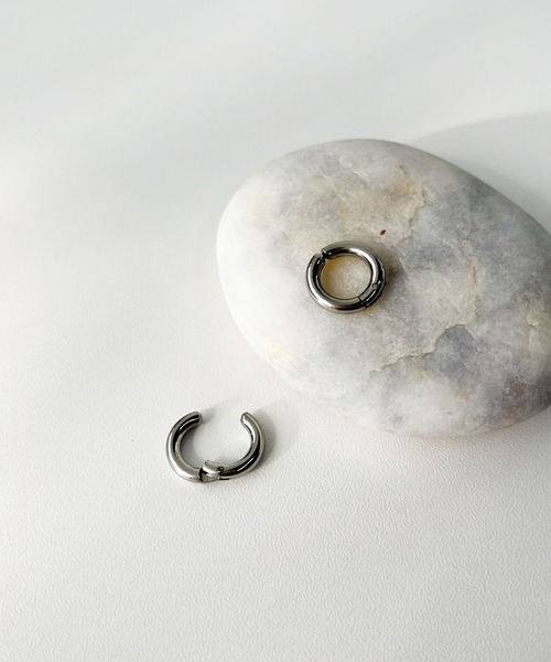 CEMONEMO(セモネモ)の「【金属アレルギー対応】 クリップ フープイヤリング / サージカルステンレス(イヤリング・レディース・シルバー/ゴールド・S/L)」の3枚目の写真