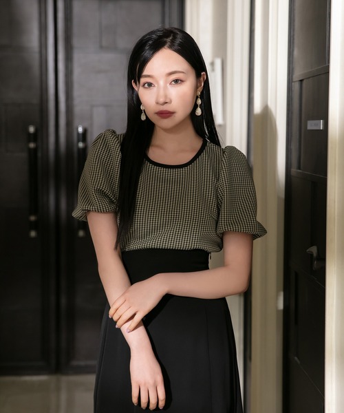 ANDGEEBEE（アンジービー）の「パフスリーブトップス（その他トップス・レディース・ブラック/ベージュ・MEDIUM）」の5枚目の写真