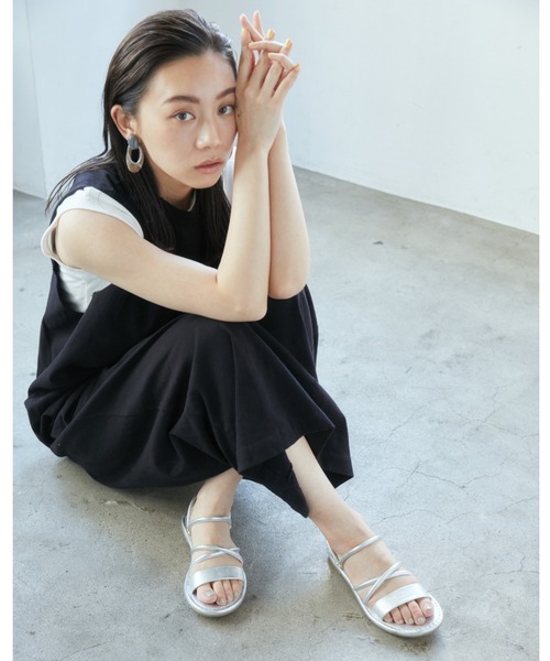 JELLY BEANS(ジェリービーンズ)の「ナローストラップフラットサンダル(217-50154)JELLY BEANS(ジェリービーンズ)(サンダル・レディース・シルバー/ホワイト/ブラック・S/M/L)」の9枚目の写真