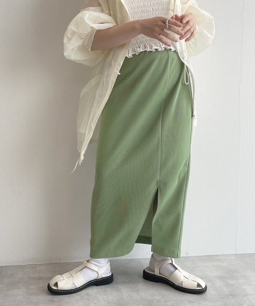 スリットタイトスカート