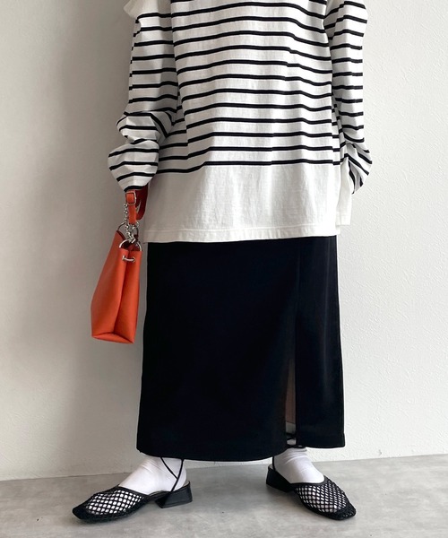 スリットタイトスカート