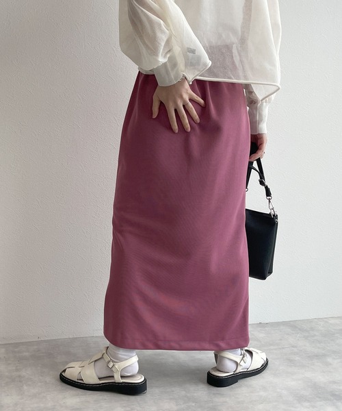 スリットタイトスカート