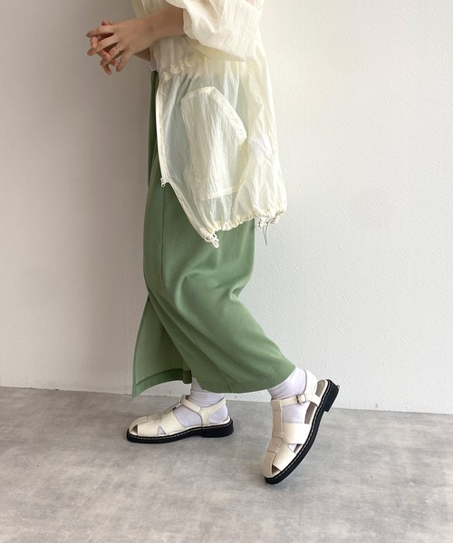 スリットタイトスカート