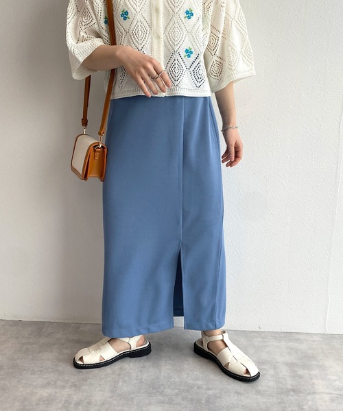 スリットタイトスカート