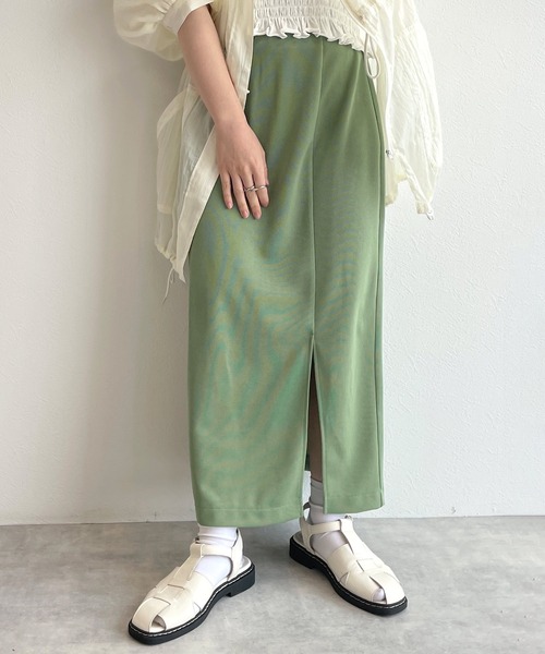 スリットタイトスカート
