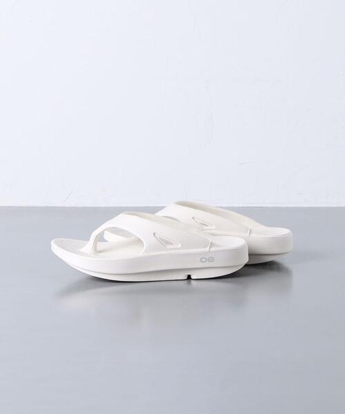 OOFOS（ウーフォス）の「＜OOFOS (ウーフォス) ＞OOriginal サンダル（サンダル・レディース・ホワイト/ブラック/ベージュ・5/7/6/8）」の12枚目の写真