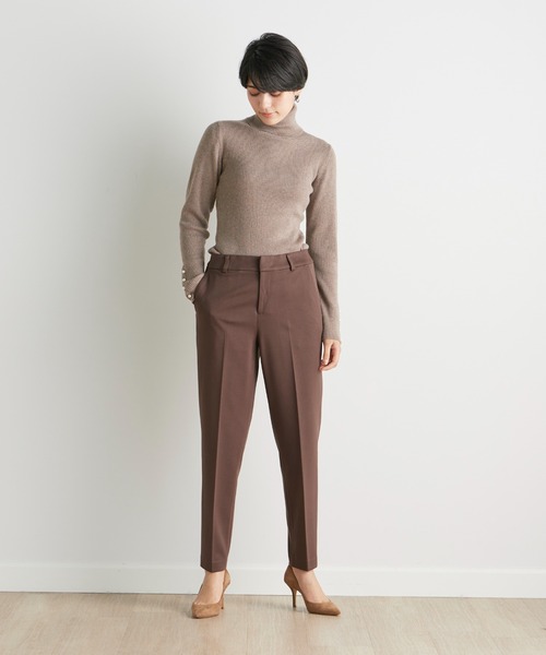 INED CLARO（イネドクラロ）の「ソフトサーモテーパードパンツ【セットアップ対応】（スーツパンツ・レディース・ブラウン/カーキ・7号/9号/11号）」の6枚目の写真