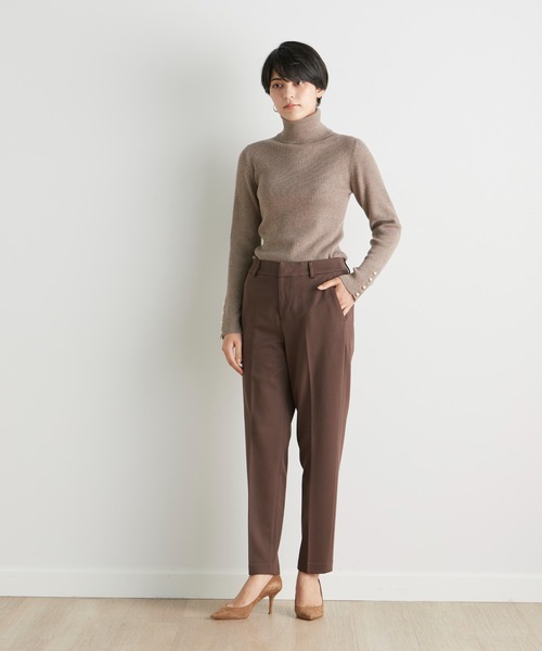 INED CLARO（イネドクラロ）の「ソフトサーモテーパードパンツ【セットアップ対応】（スーツパンツ・レディース・ブラウン/カーキ・7号/9号/11号）」の8枚目の写真