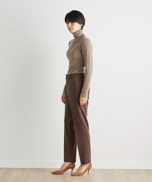 INED CLARO（イネドクラロ）の「ソフトサーモテーパードパンツ【セットアップ対応】（スーツパンツ・レディース・ブラウン/カーキ・7号/9号/11号）」の9枚目の写真