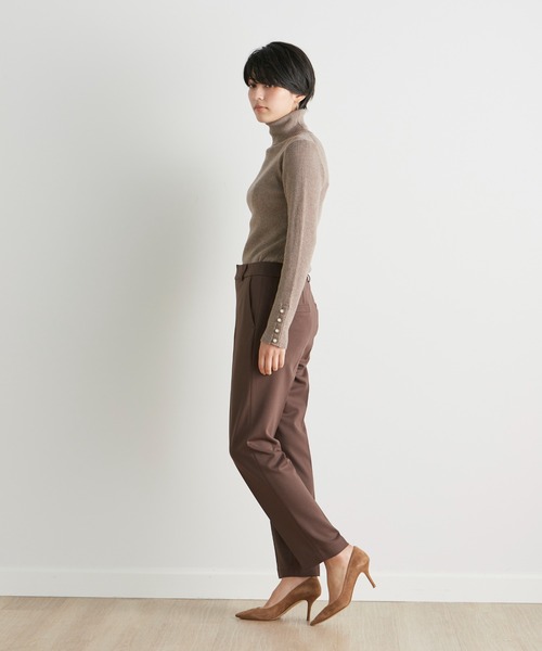 INED CLARO（イネドクラロ）の「ソフトサーモテーパードパンツ【セットアップ対応】（スーツパンツ・レディース・ブラウン/カーキ・7号/9号/11号）」の10枚目の写真