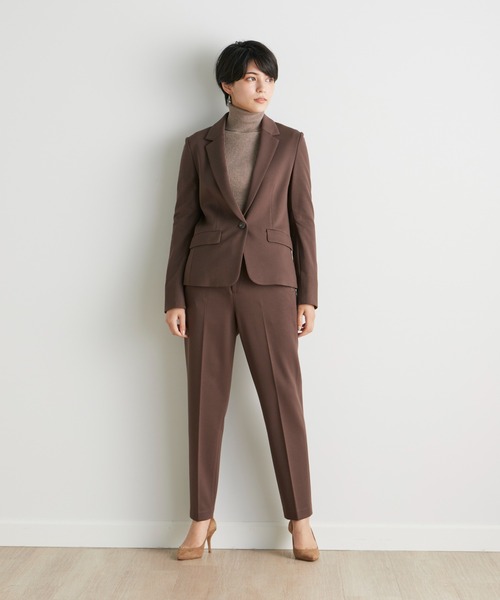 INED CLARO（イネドクラロ）の「ソフトサーモテーパードパンツ【セットアップ対応】（スーツパンツ・レディース・ブラウン/カーキ・7号/9号/11号）」の14枚目の写真