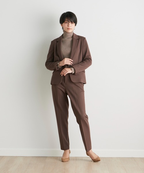 INED CLARO（イネドクラロ）の「ソフトサーモテーパードパンツ【セットアップ対応】（スーツパンツ・レディース・ブラウン/カーキ・7号/9号/11号）」の19枚目の写真