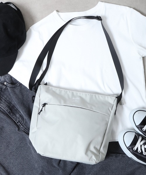 anello（アネロ）の「anello GRANDE 軽量撥水ミニショルダーBAG（ショルダーバッグ・メンズ・ライトブルー/ネイビー/オリーブ/マスタード/ライトベージュ/ブラック・FREE）」の3枚目の写真
