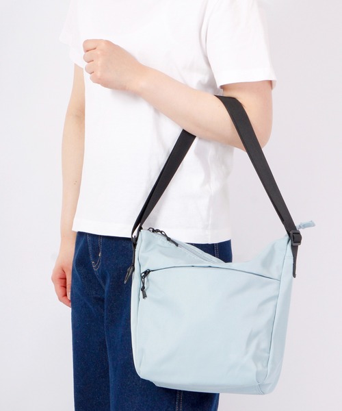 anello（アネロ）の「anello GRANDE 軽量撥水ミニショルダーBAG（ショルダーバッグ・メンズ・ライトブルー/ネイビー/オリーブ/マスタード/ライトベージュ/ブラック・FREE）」の5枚目の写真