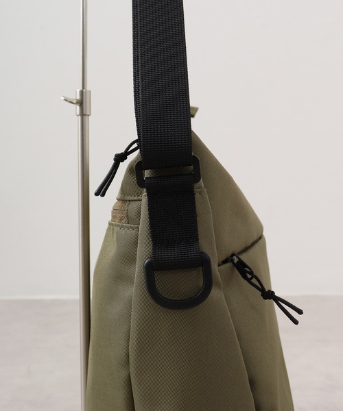 anello（アネロ）の「anello GRANDE 軽量撥水ミニショルダーBAG（ショルダーバッグ・メンズ・ライトブルー/ネイビー/オリーブ/マスタード/ライトベージュ/ブラック・FREE）」の17枚目の写真